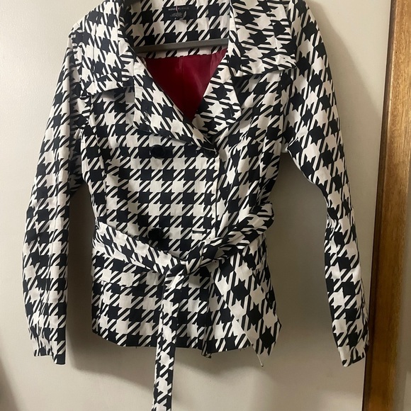 Robert Louis (Small) Black & White Houndstooth Patterned, Belted, Jacket/Blazer - Picture 8 of 9